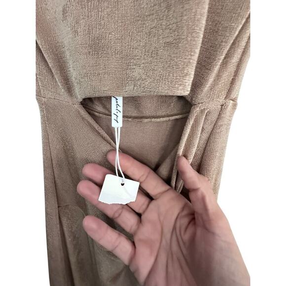 Petal and Pup Women's Brown Gold Bailee Cutout Scarlette Maxi Dress Size 2 - Picture 7 of 12